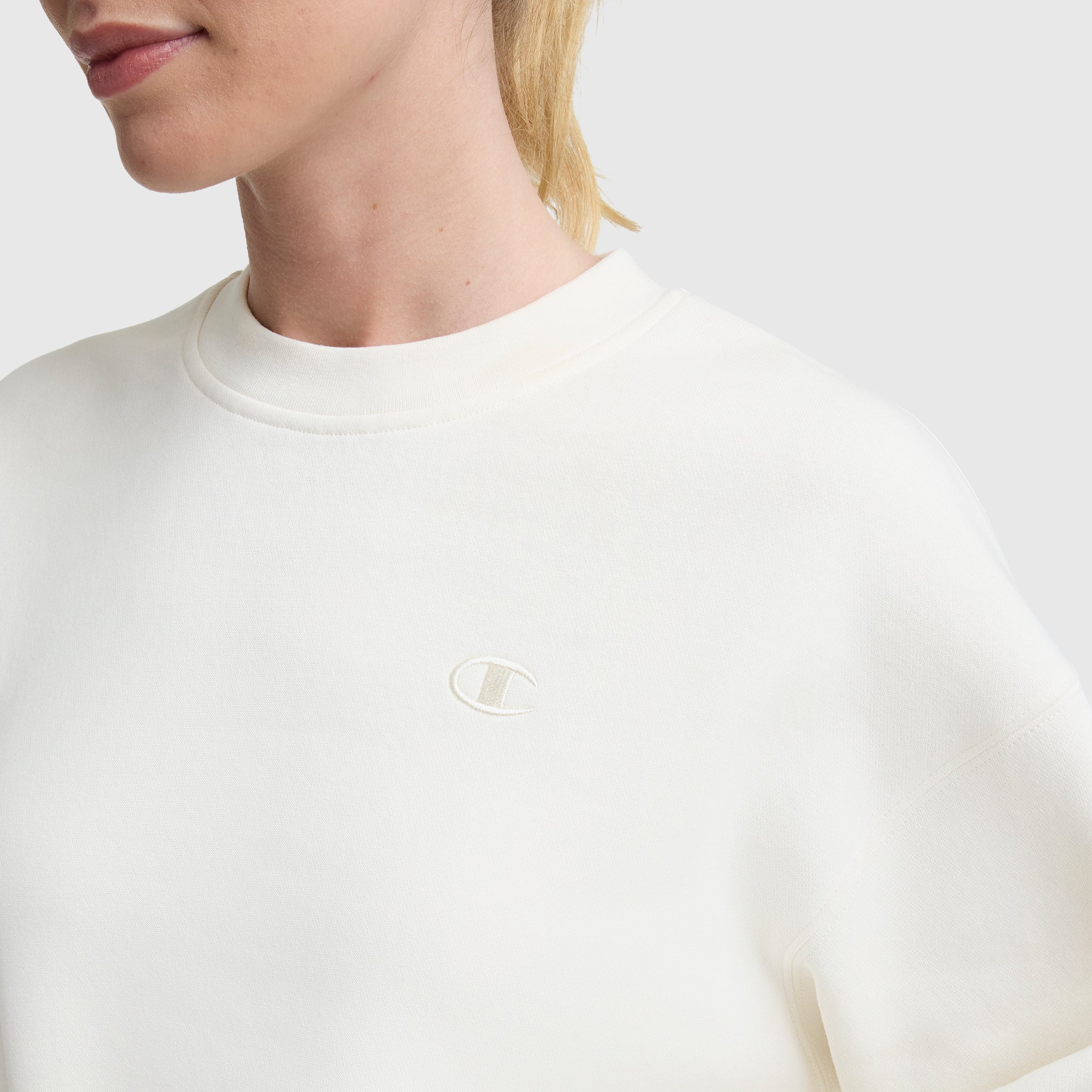 Powerblend Crewneck. Small C - Image 4